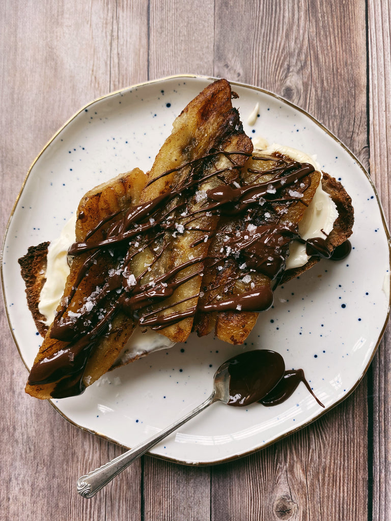 Crème fraîche and caramelized banana toast